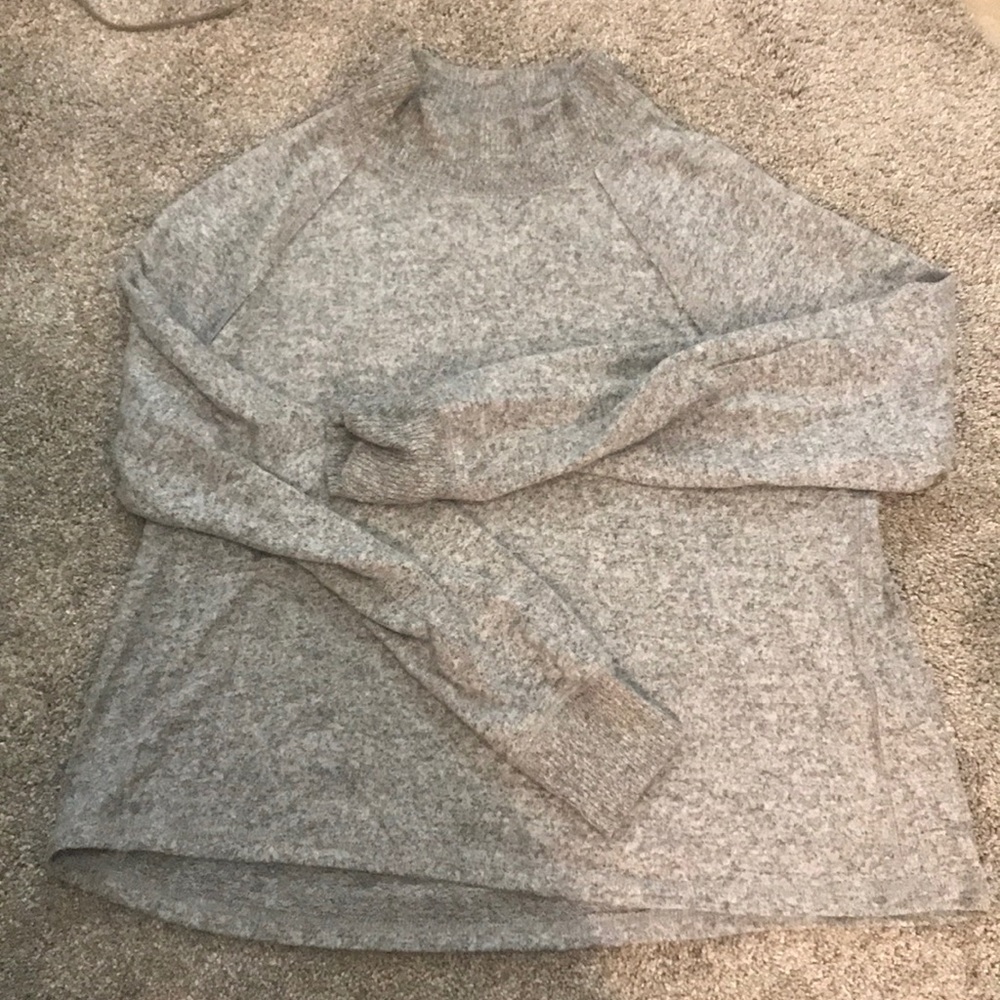 Turtleneck cropped sweater